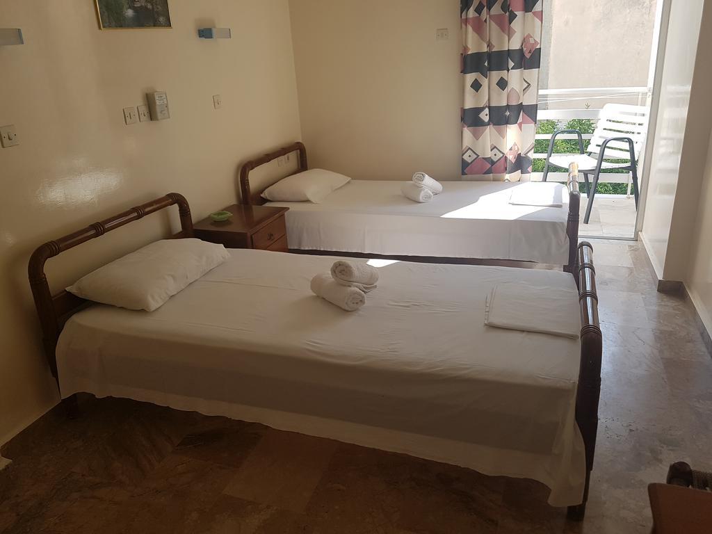 Pansion Marousa Méthana Екстериор снимка