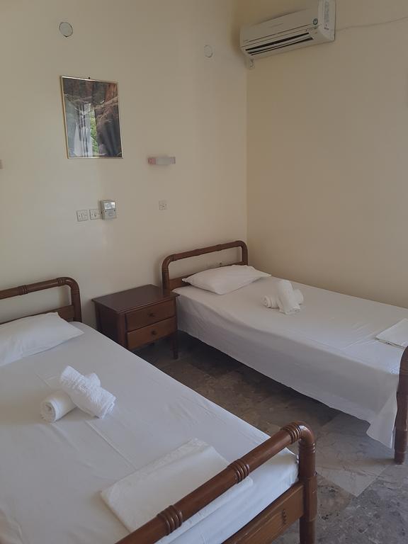 Pansion Marousa Méthana Екстериор снимка